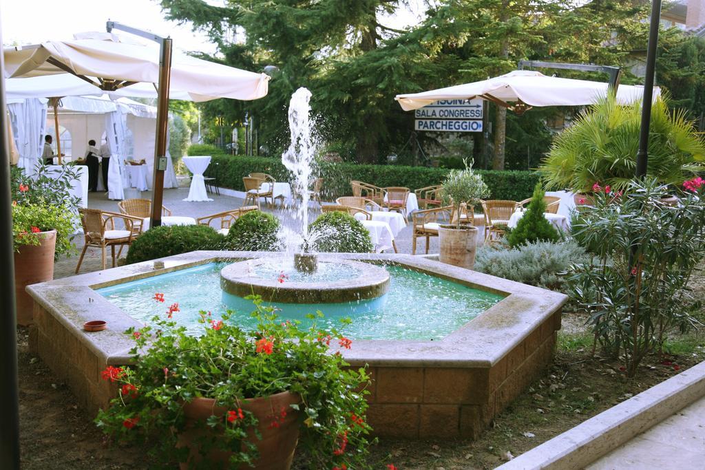 Hotel Ristorante Al Brunello Di Монтальчино Екстер'єр фото