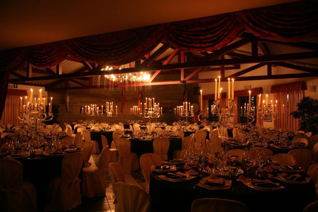 Hotel Ristorante Al Brunello Di Монтальчино Екстер'єр фото